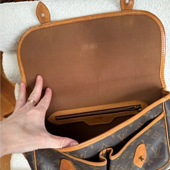 Louis Vuitton Gibeciere MM Monogram Crossbody Bag vintage - Picture 11 of 14